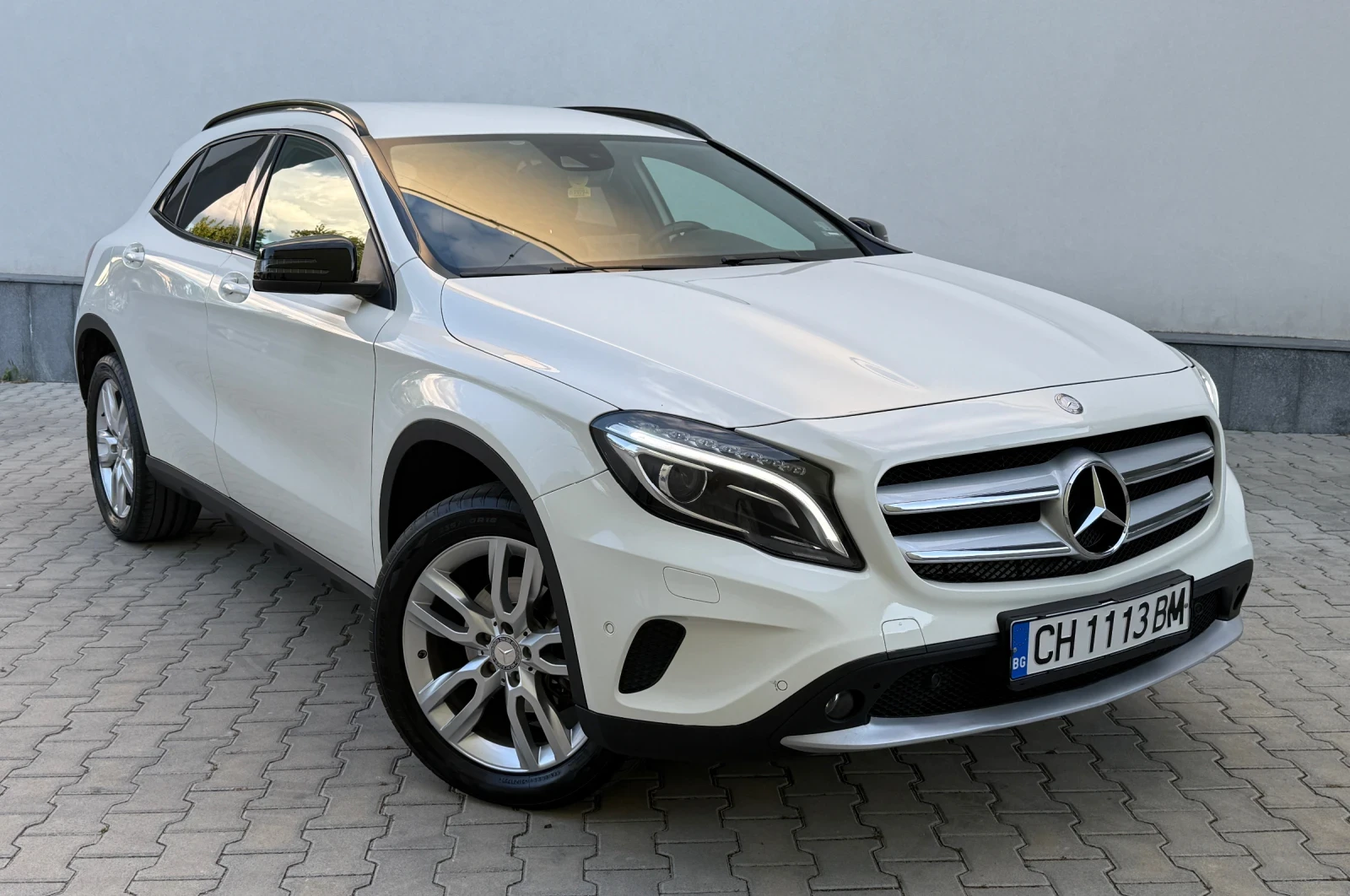 Mercedes-Benz GLA 200 * Обслужен * Камера * Bi-XENON * 