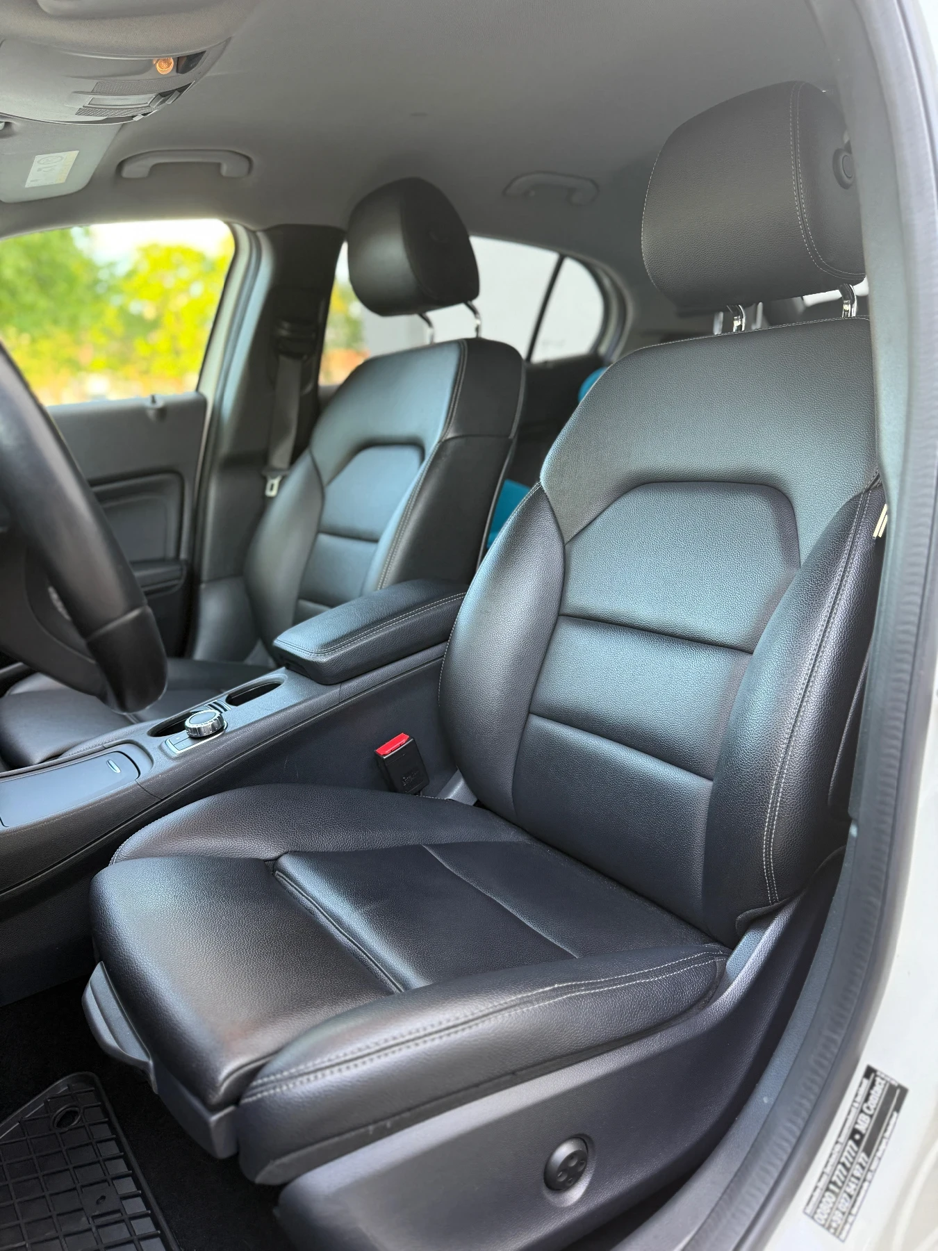 Mercedes-Benz GLA 200 * Обслужен * Камера * Bi-XENON * , снимка 10 - Автомобили и джипове - 54598522