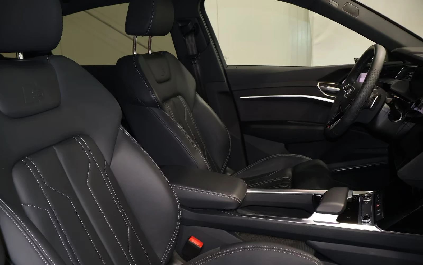 Audi Q8 55/SPORTBACK/408HP/QUATTR/S-LINE/360/B&O/PANO/373q, снимка 12 - Автомобили и джипове - 54780796