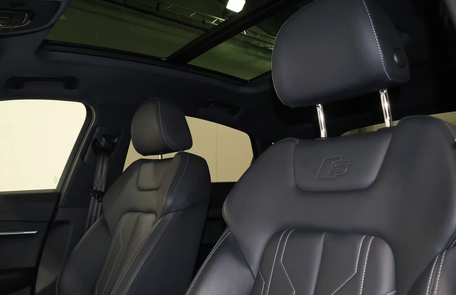 Audi Q8 55/SPORTBACK/408HP/QUATTR/S-LINE/360/B&O/PANO/373q, снимка 5 - Автомобили и джипове - 54780796