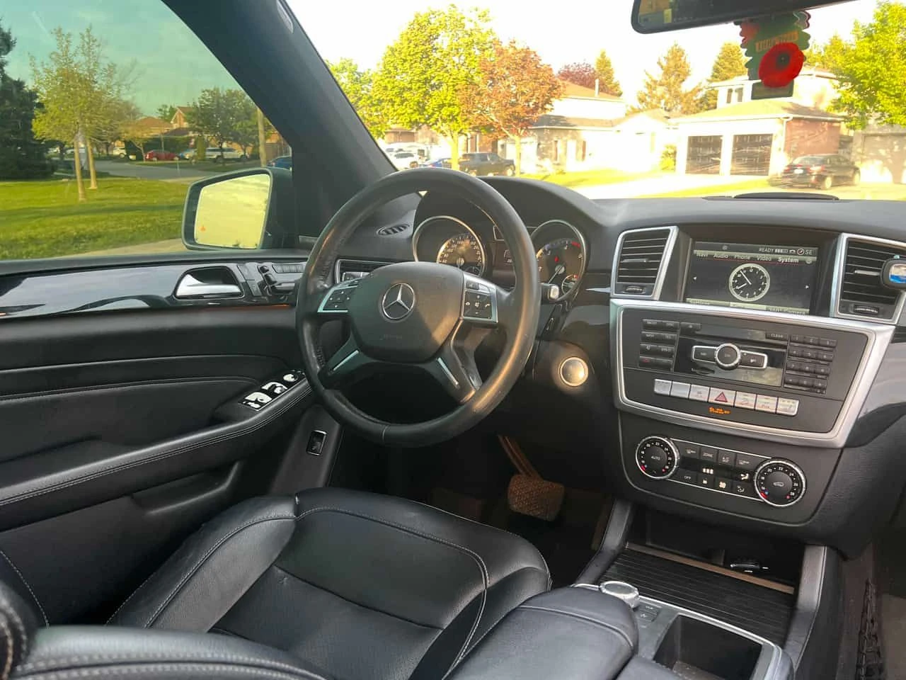 Mercedes-Benz ML 350 * BlueTEC * HARMAN/KARDON* PANORAMA* 360КАМЕРИ* , снимка 5 - Автомобили и джипове - 54792528
