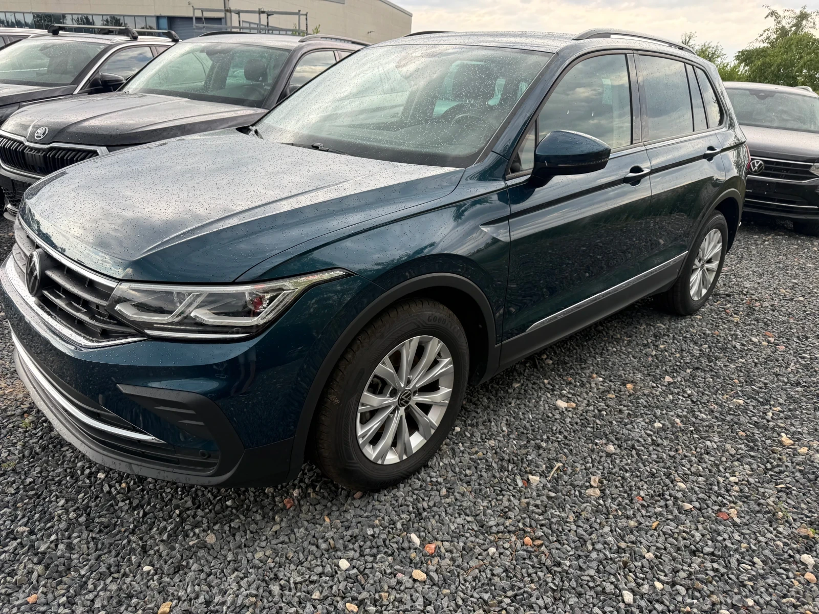 VW Tiguan 2.0TDI DSG IQ-LIGHT PANORAMA, снимка 2 - Автомобили и джипове - 55697419