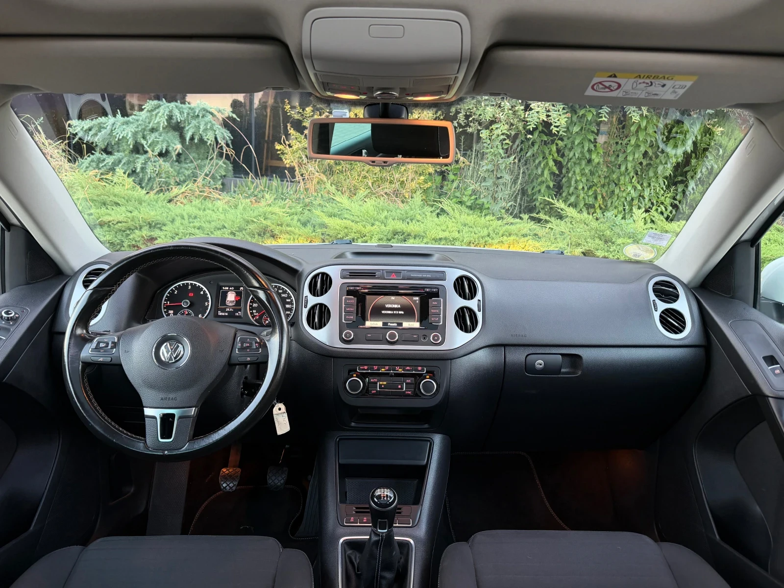 VW Tiguan 2.0Tdi/6sk/140ps, снимка 10 - Автомобили и джипове - 55943678