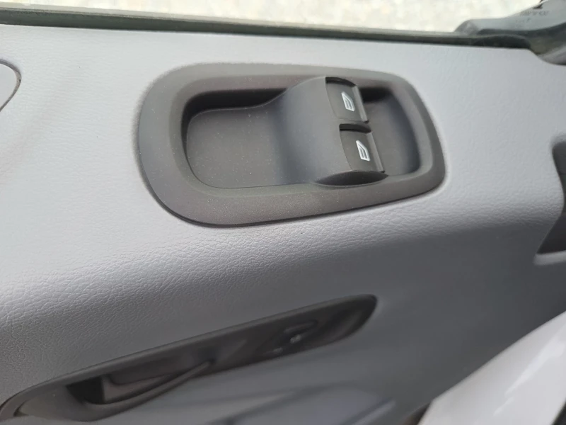 Ford Transit 2.0 TDCi, Автомат, Климатик, Евро 6, снимка 12 - Бусове и автобуси - 51609382