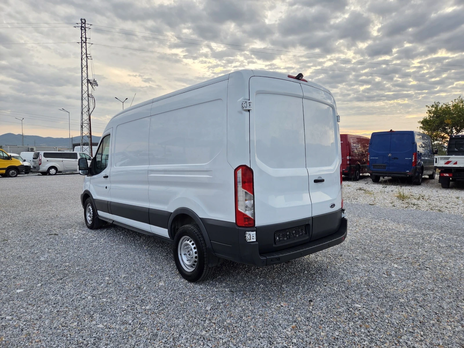 Ford Transit 2.0 TDCi, Автомат, Климатик, Евро 6 - изображение 3