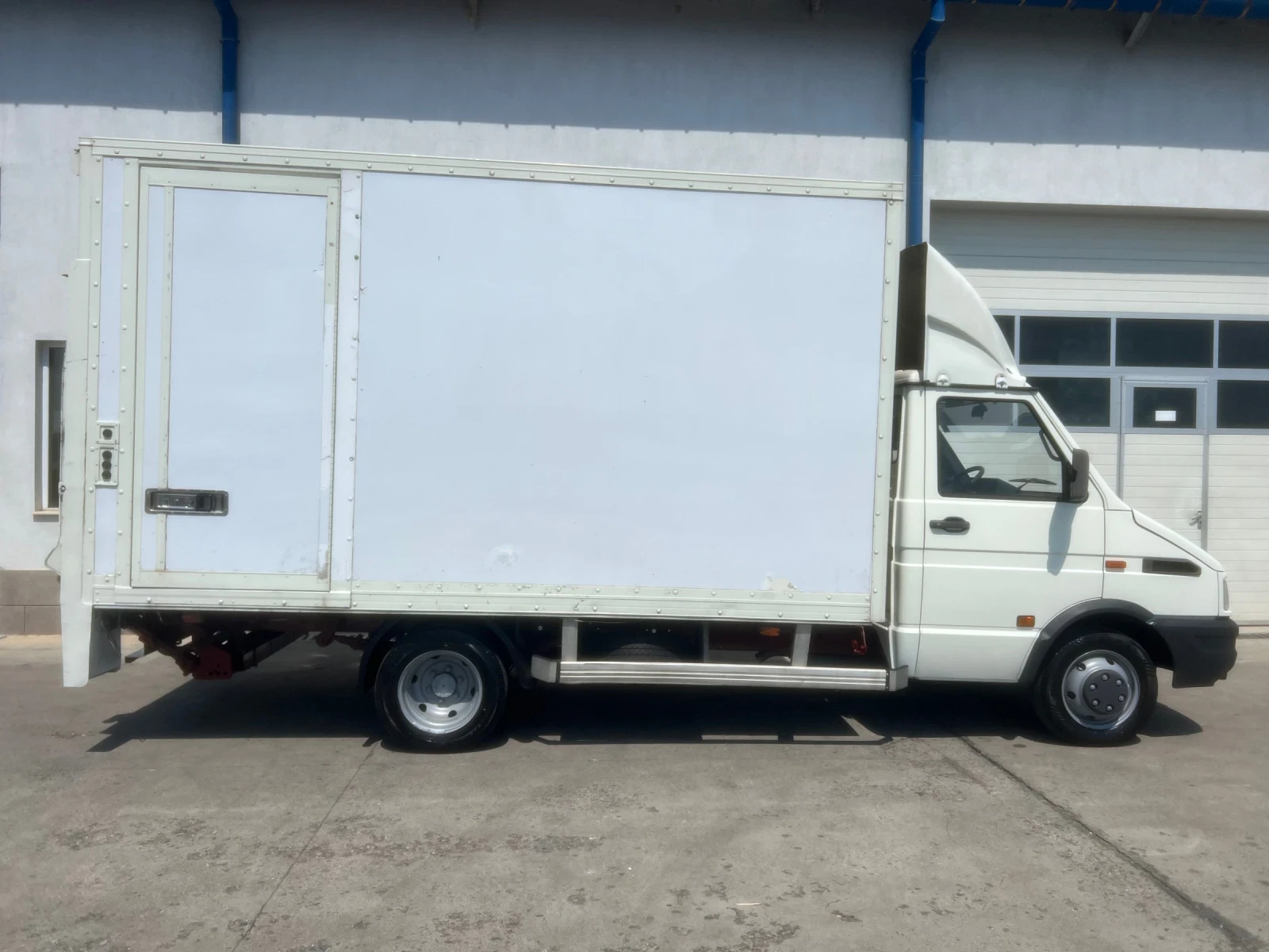 Iveco Daily 2.8 Turbo / Падащ борд, Дв.гума 3.5т, снимка 8 - Бусове и автобуси - 55706661