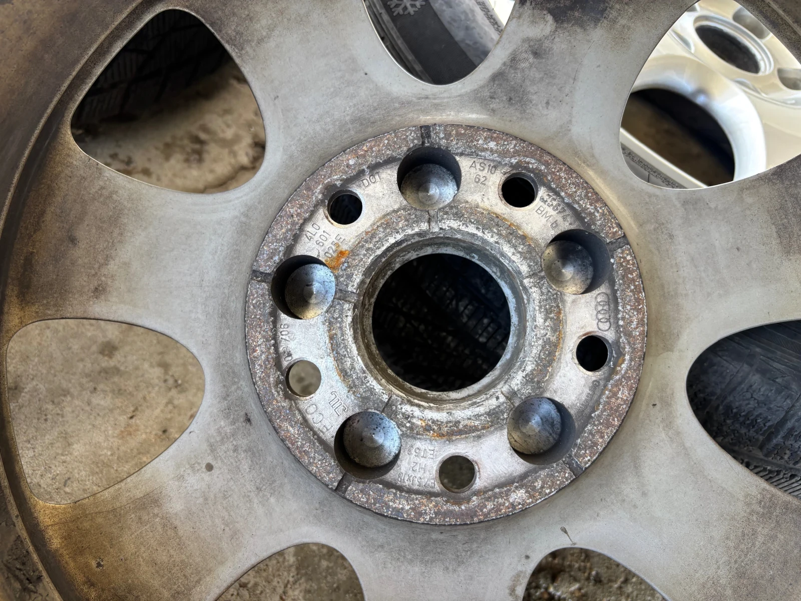 ���� � ������ 235/60R18 �� Audi Q7 | Mobile.bg � ����������� 12