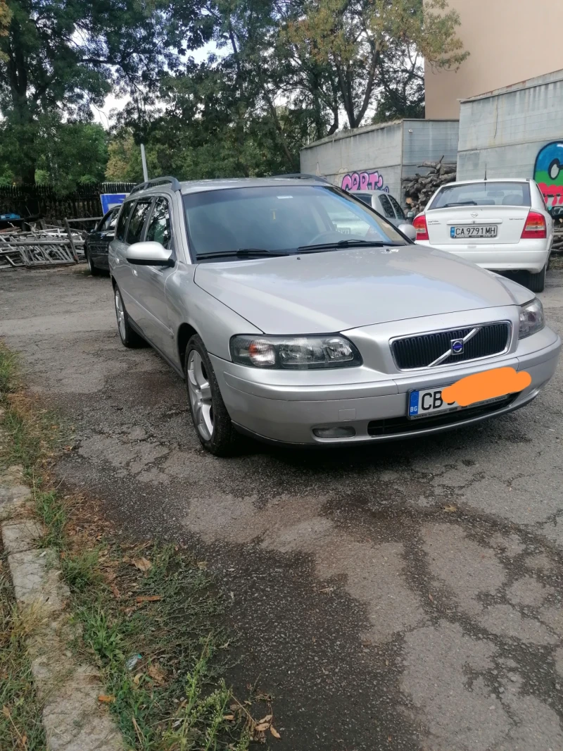 Volvo V70 2.4, снимка 3 - Автомобили и джипове - 47378733