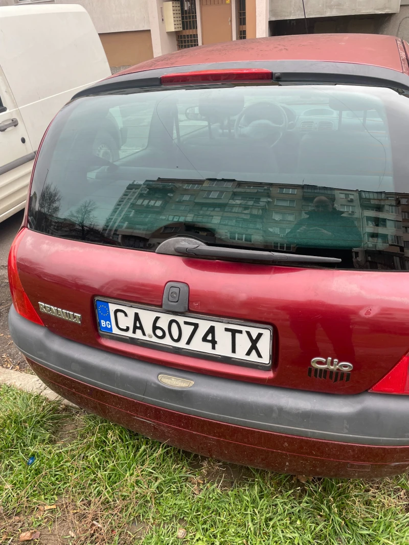 Renault Clio 1.4, снимка 9 - Автомобили и джипове - 48220577