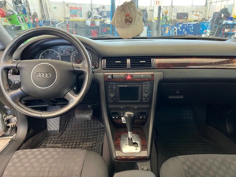 Audi A6 комби, снимка 8 - Автомобили и джипове - 49444347