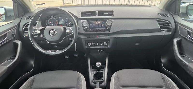 Skoda Fabia ГАРАНЦИЯ 07.2026г., снимка 10 - Автомобили и джипове - 50384580