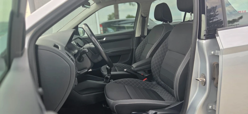 Skoda Fabia ГАРАНЦИЯ 07.2026г., снимка 8 - Автомобили и джипове - 50384580