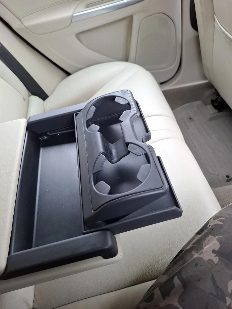 Volvo V60 2.4 D6 Plug in hibryd AWD 283 к с, снимка 3 - Автомобили и джипове - 52530316