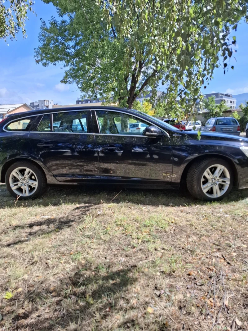 Volvo V60 2.4 D6 Plug in hibryd AWD 283 к с, снимка 14 - Автомобили и джипове - 52530316