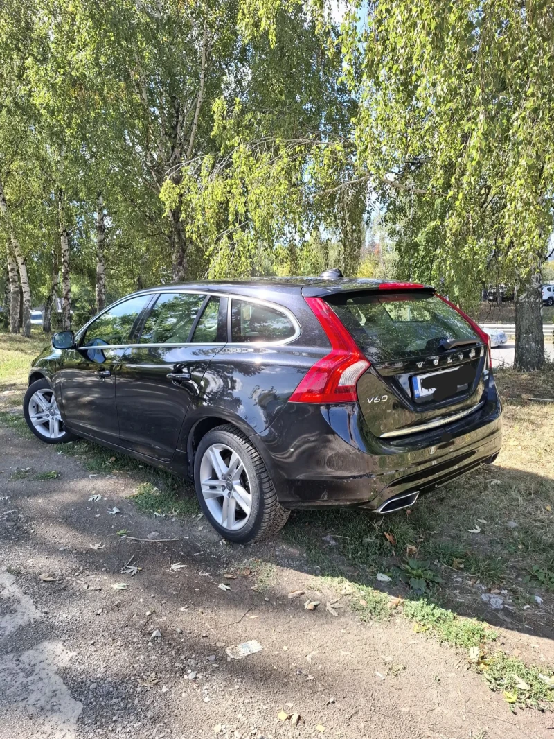 Volvo V60 2.4 D6 Plug in hibryd AWD 283 к с, снимка 12 - Автомобили и джипове - 52530316