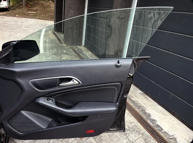 Mercedes-Benz CLA 200 Shooting Brake/ Parking Assist , снимка 10 - Автомобили и джипове - 52312304