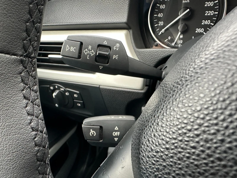 BMW 325 i Автомат, снимка 14 - Автомобили и джипове - 52638141