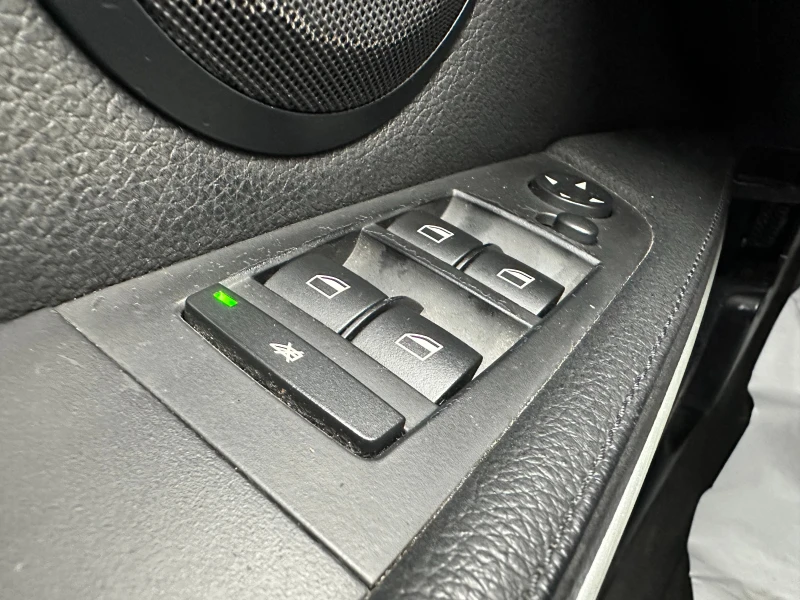 BMW 325 i Автомат, снимка 15 - Автомобили и джипове - 52638141