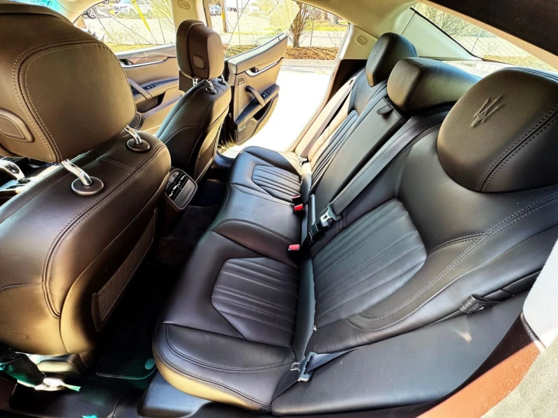 Maserati Ghibli * CARFAX * БЕЗ ПЪРВОНАЧАЛНА ВНОСКА, снимка 10 - Автомобили и джипове - 52816381
