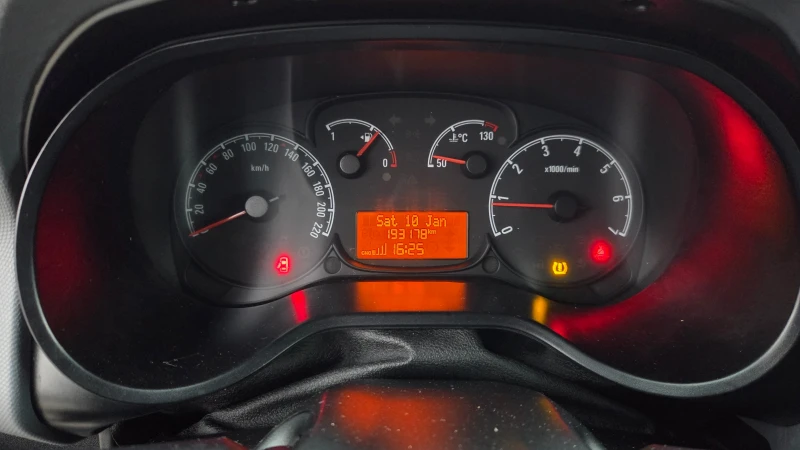 Opel Combo TOUR 1.4i EcoM, снимка 15 - Автомобили и джипове - 53062062