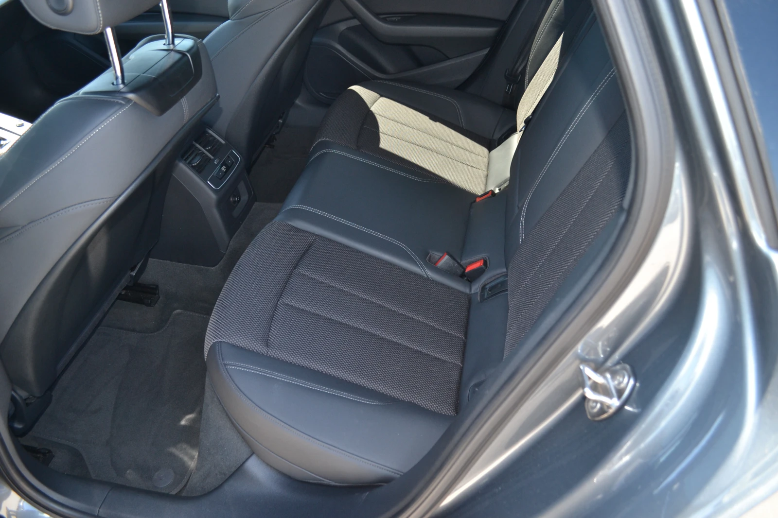 Audi A4 2.0TDI-S LINE, снимка 9 - Автомобили и джипове - 49313648