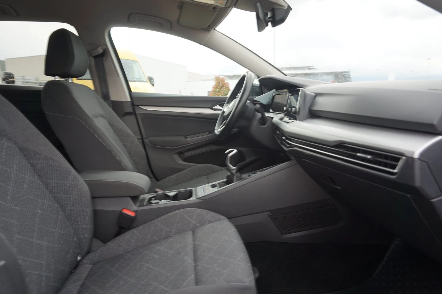 VW Golf 8 Life 2.0 TDI SCR - изображение 6