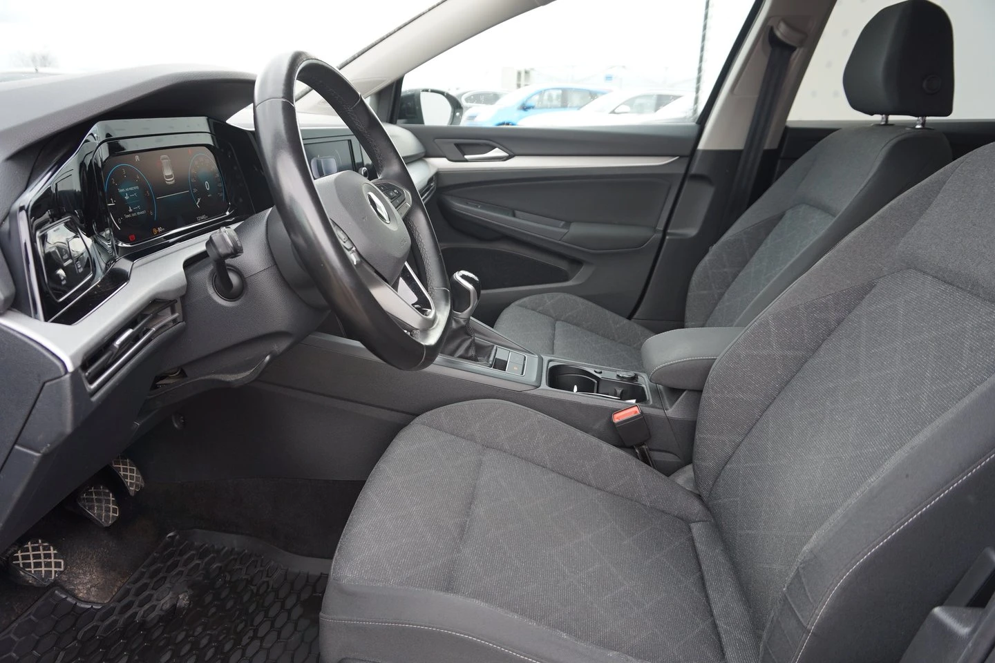 VW Golf 8 Life 2.0 TDI SCR - изображение 5