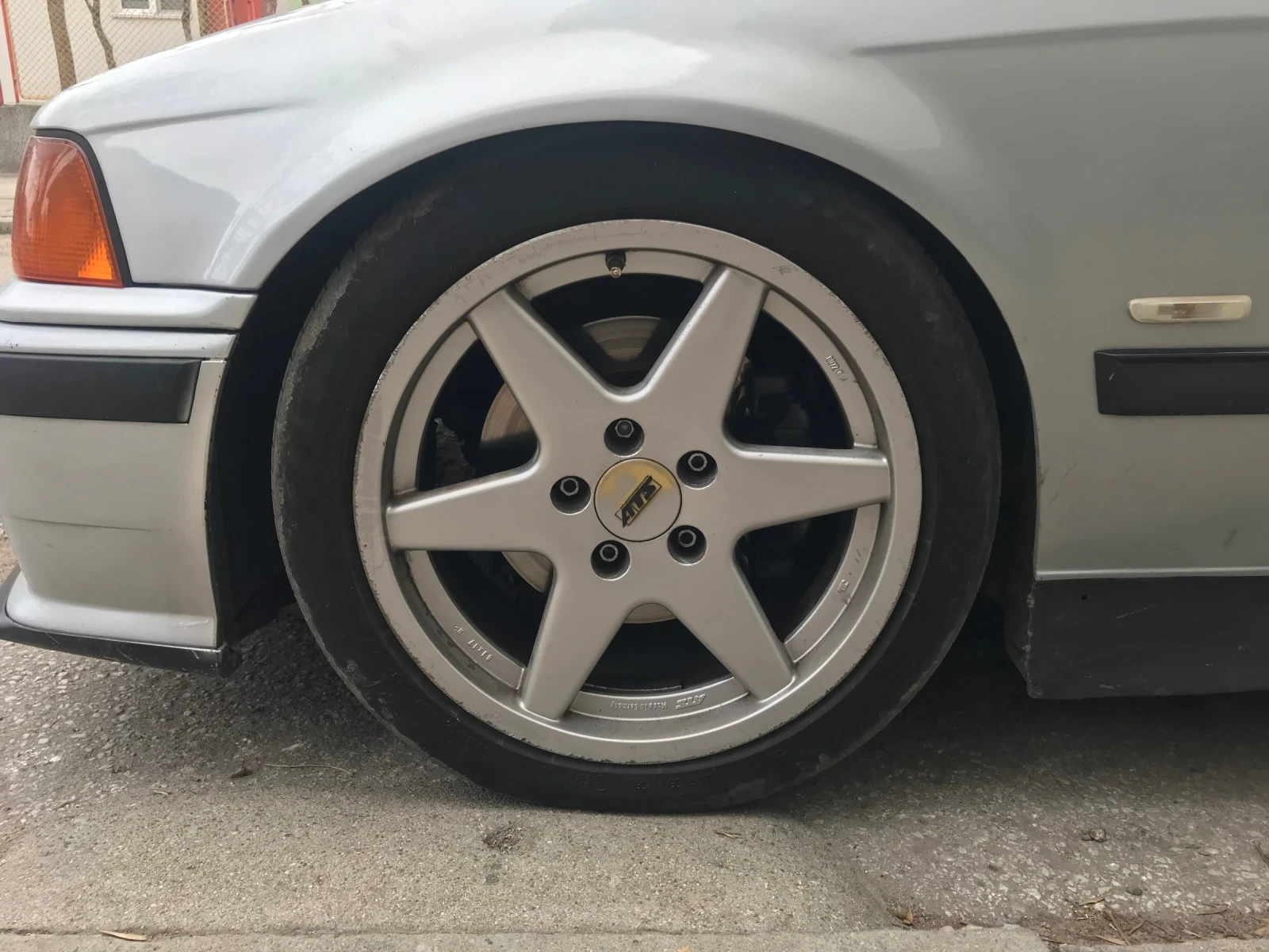 BMW 320  - изображение 8