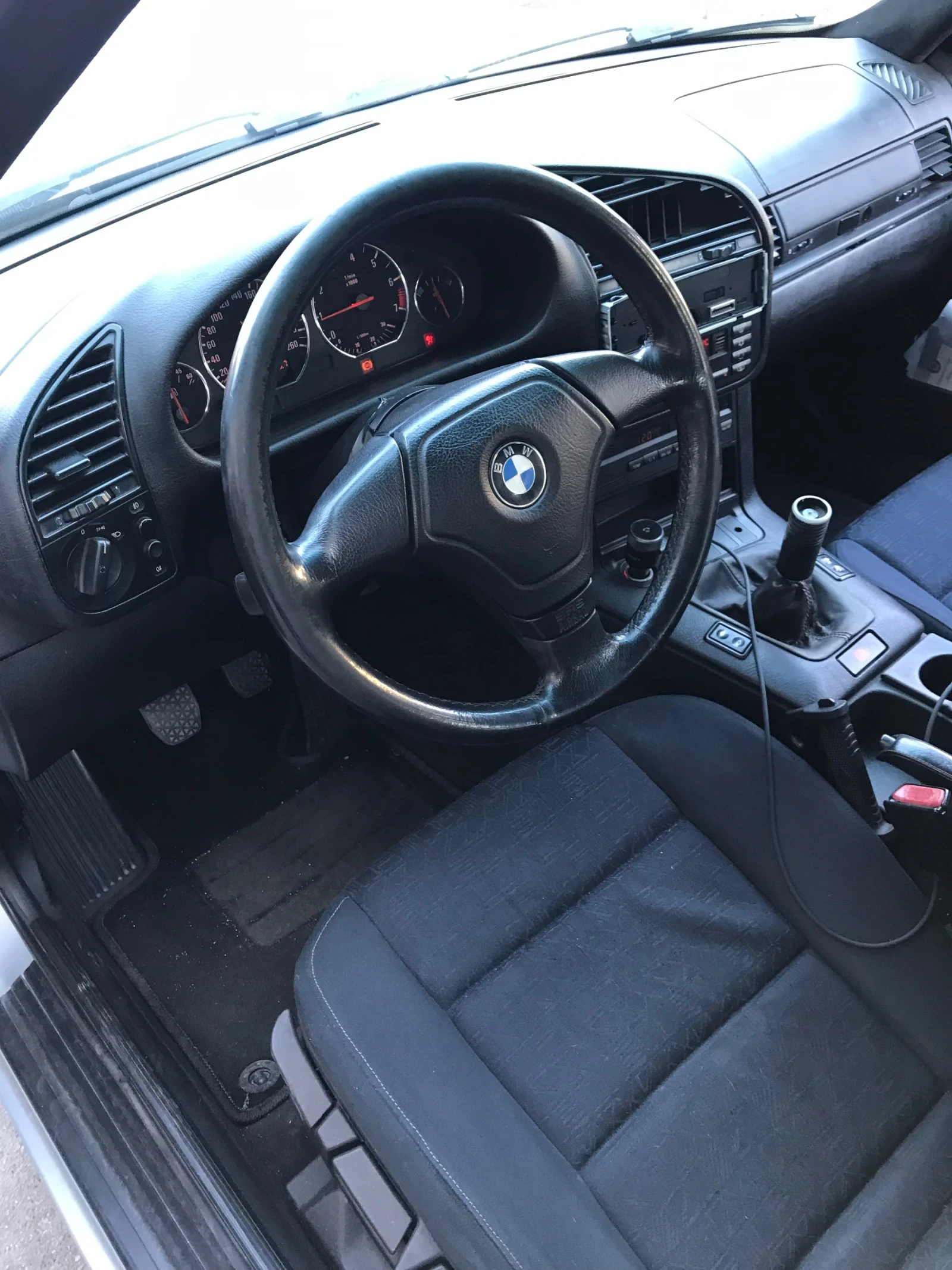 BMW 320  - изображение 9