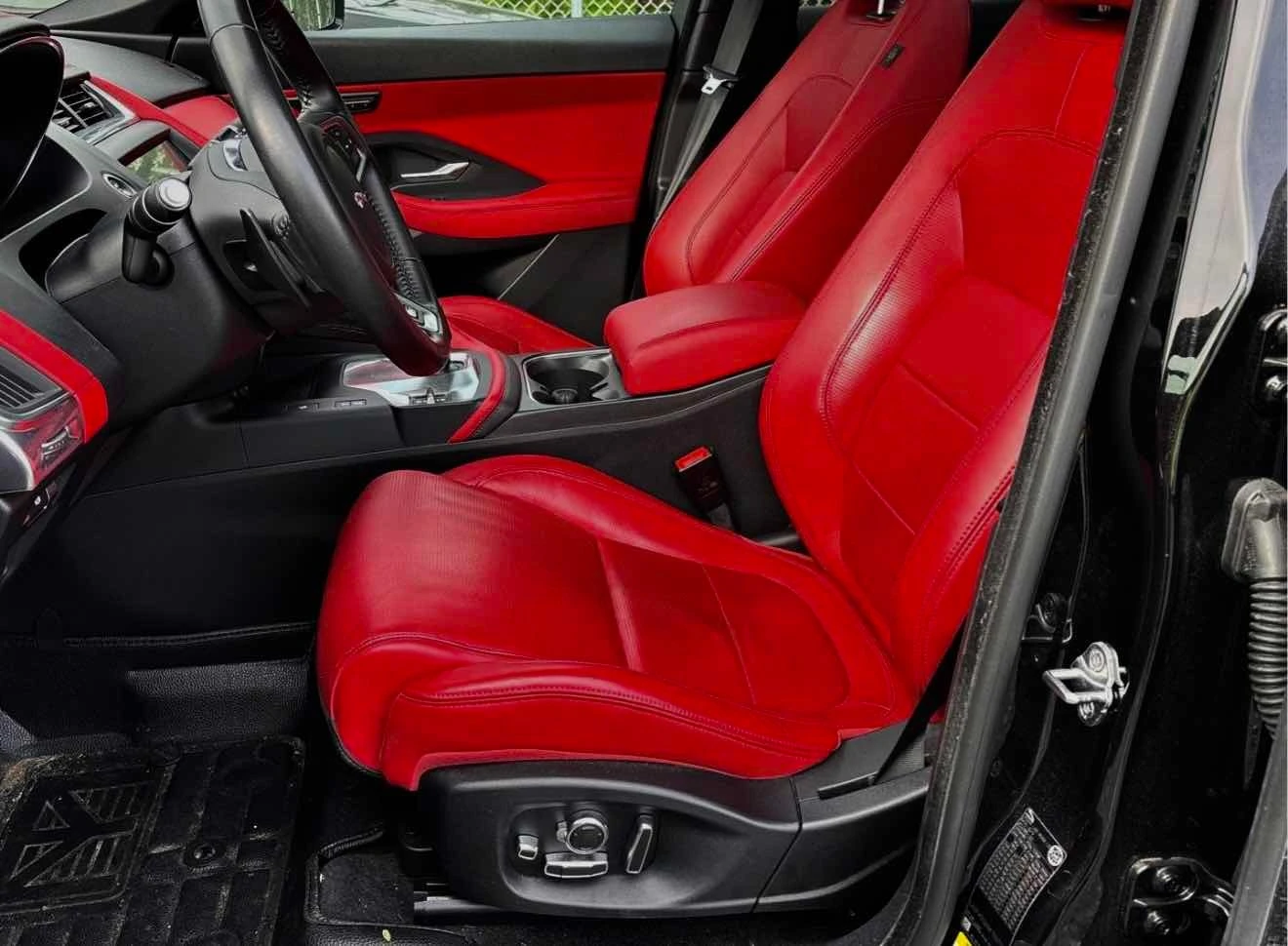 Jaguar E-pace * * CARFAX * *   * *  | Mobile.bg   7