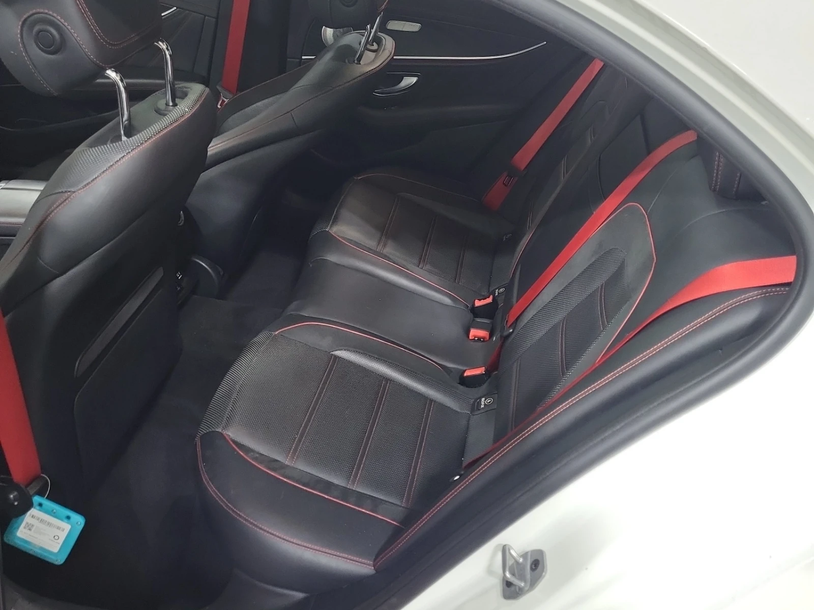 Mercedes-Benz E 53 AMG * * CARFAX * * АВТО КРЕДИТ * * , снимка 10 - Автомобили и джипове - 54087243