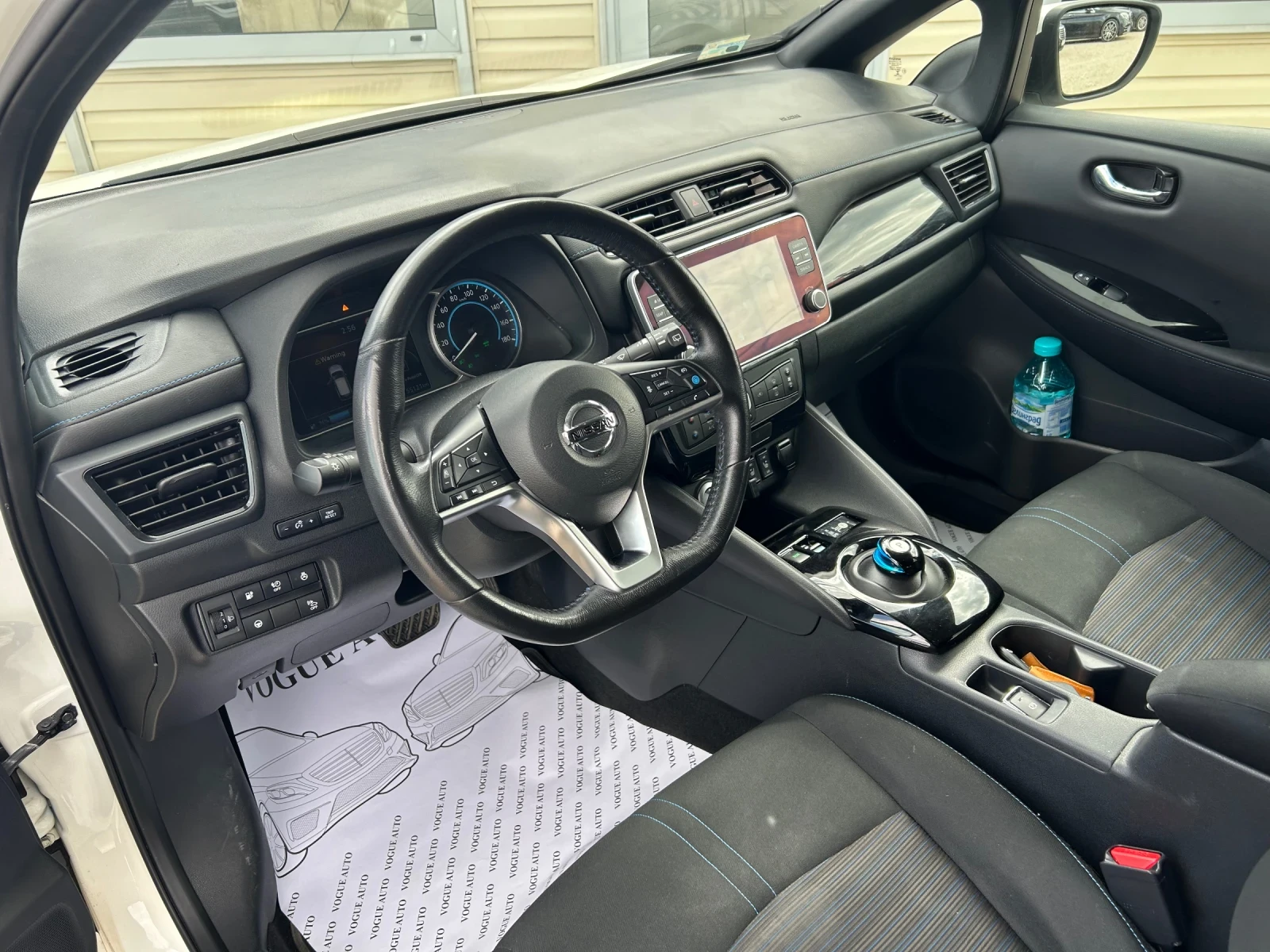 Nissan Leaf  40KW, снимка 9 - Автомобили и джипове - 54403330
