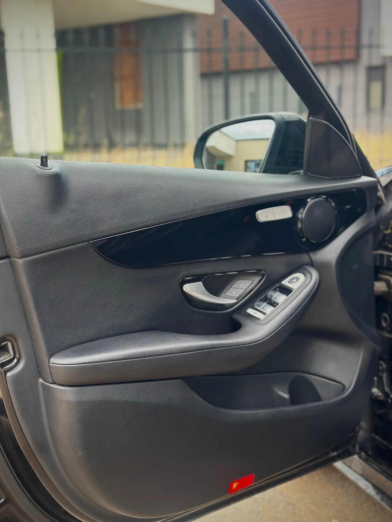 Mercedes-Benz C 220 C63 AMG pack-Distronic-Navi-Ambient, снимка 13 - Автомобили и джипове - 54659288