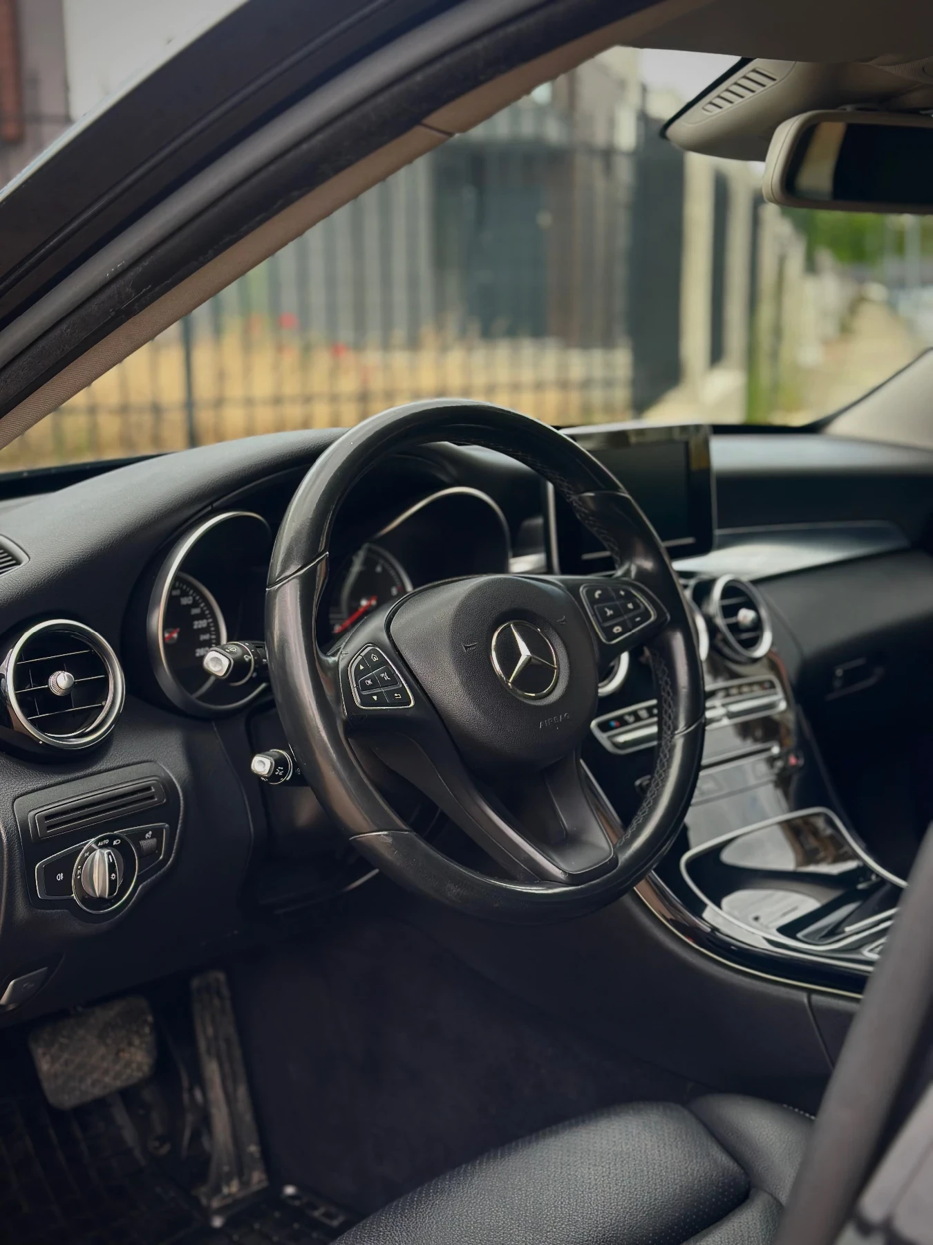 Mercedes-Benz C 220 C63 AMG pack-Distronic-Navi-Ambient, снимка 9 - Автомобили и джипове - 54659288