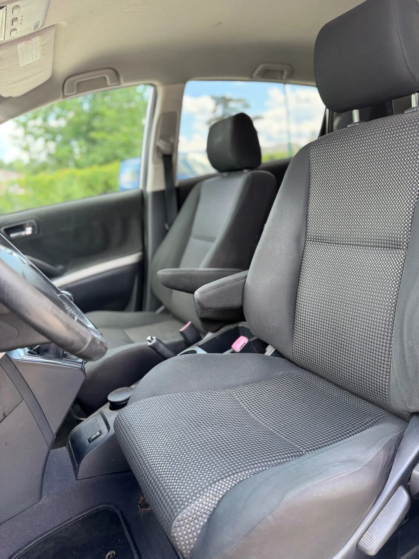Toyota Corolla verso 2.2 136 / 6+ 1, снимка 9 - Автомобили и джипове - 54892890