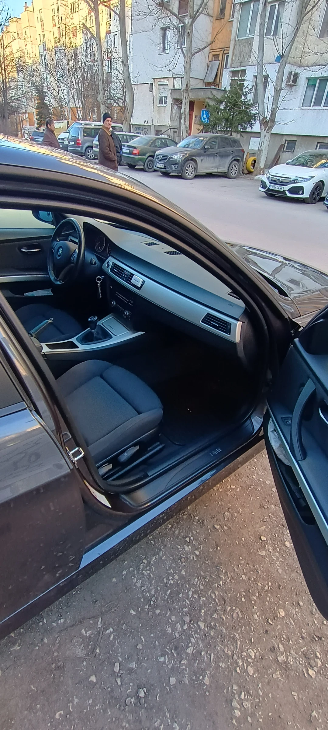BMW 318 Е90, снимка 4 - Автомобили и джипове - 56196190