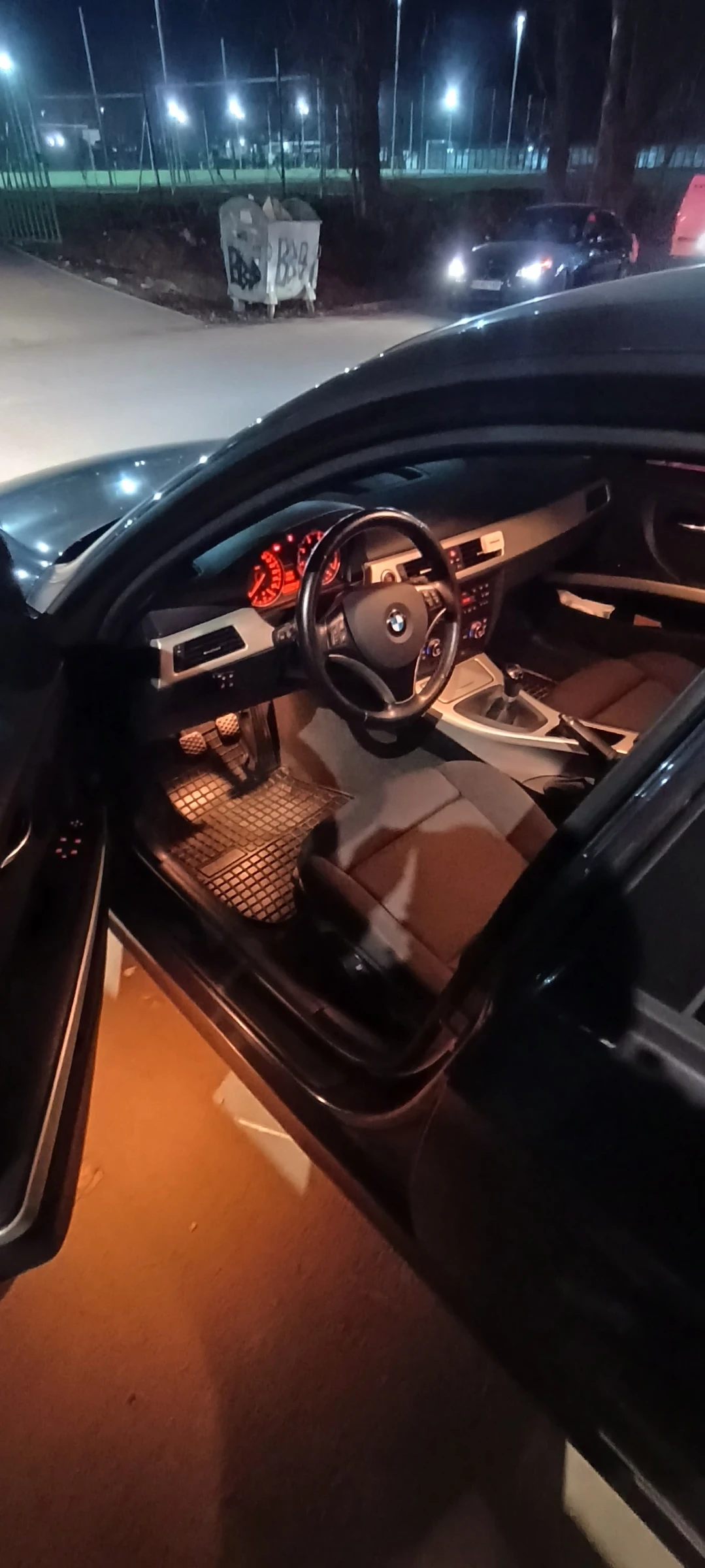 BMW 318 Е90, снимка 9 - Автомобили и джипове - 56196190