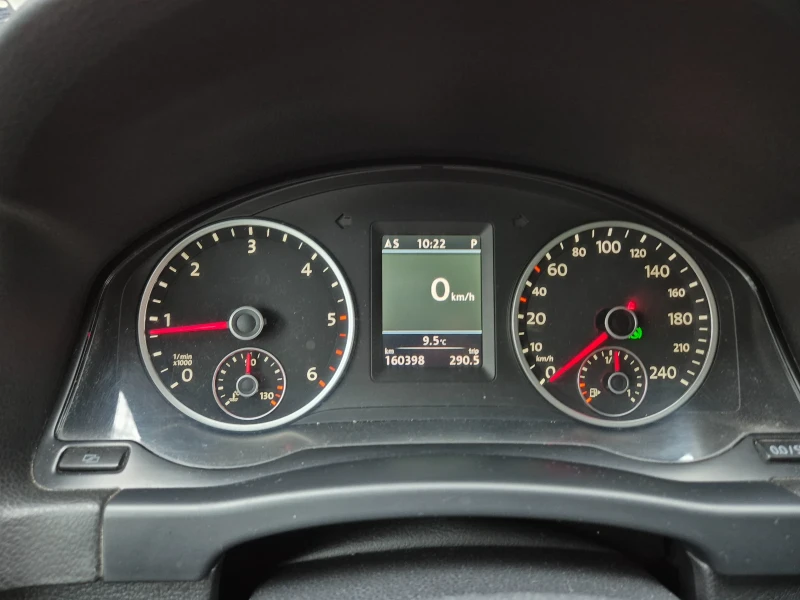 VW Tiguan 2.0 TDI, снимка 9 - Автомобили и джипове - 53238706