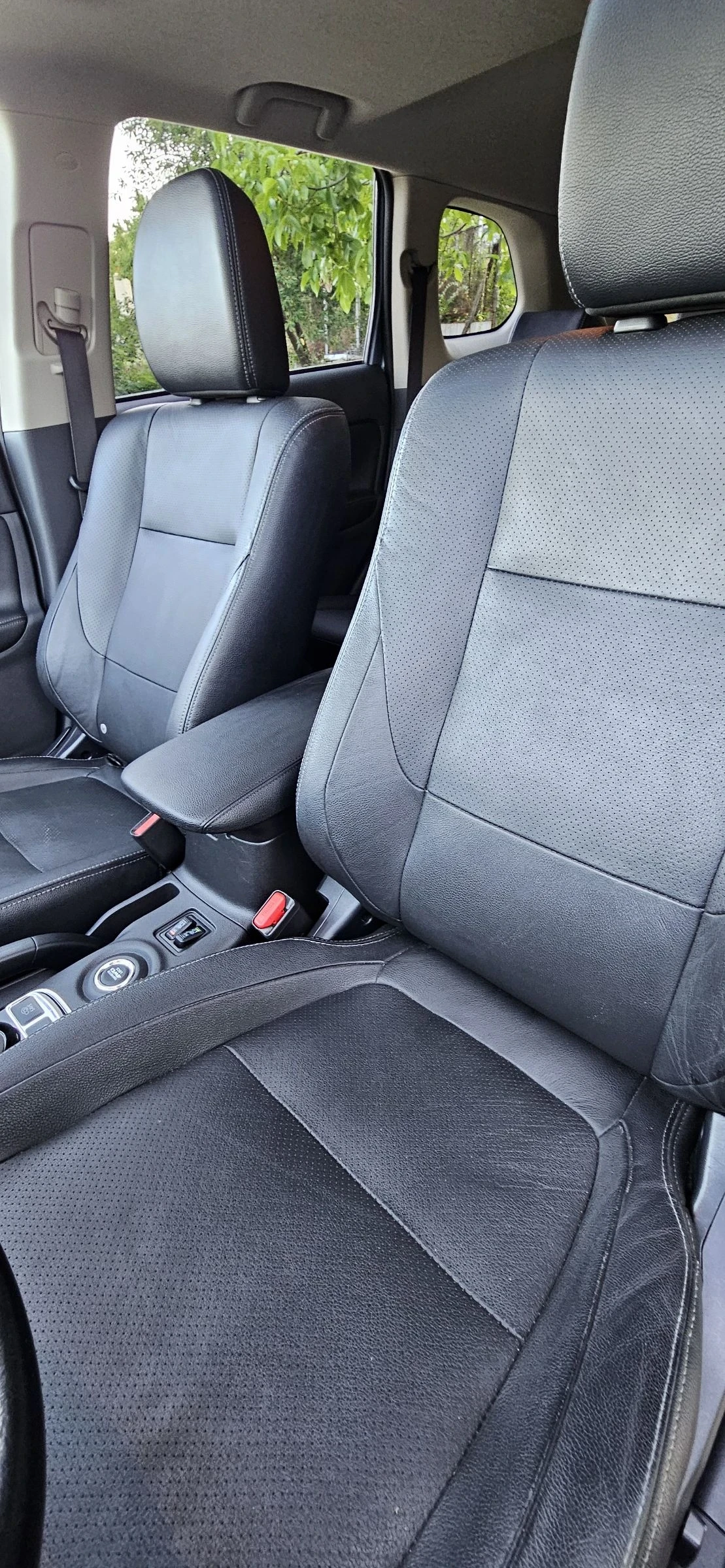 Mitsubishi Outlander 2.0 Full PHEV Plug-in Hybrid 4X4 F - изображение 7