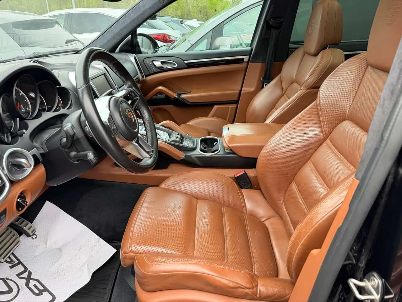 Porsche Cayenne * Turbo * ГЛАВНО ПРЕДСТАВИТЕЛСТВО* , снимка 8 - Автомобили и джипове - 54451475