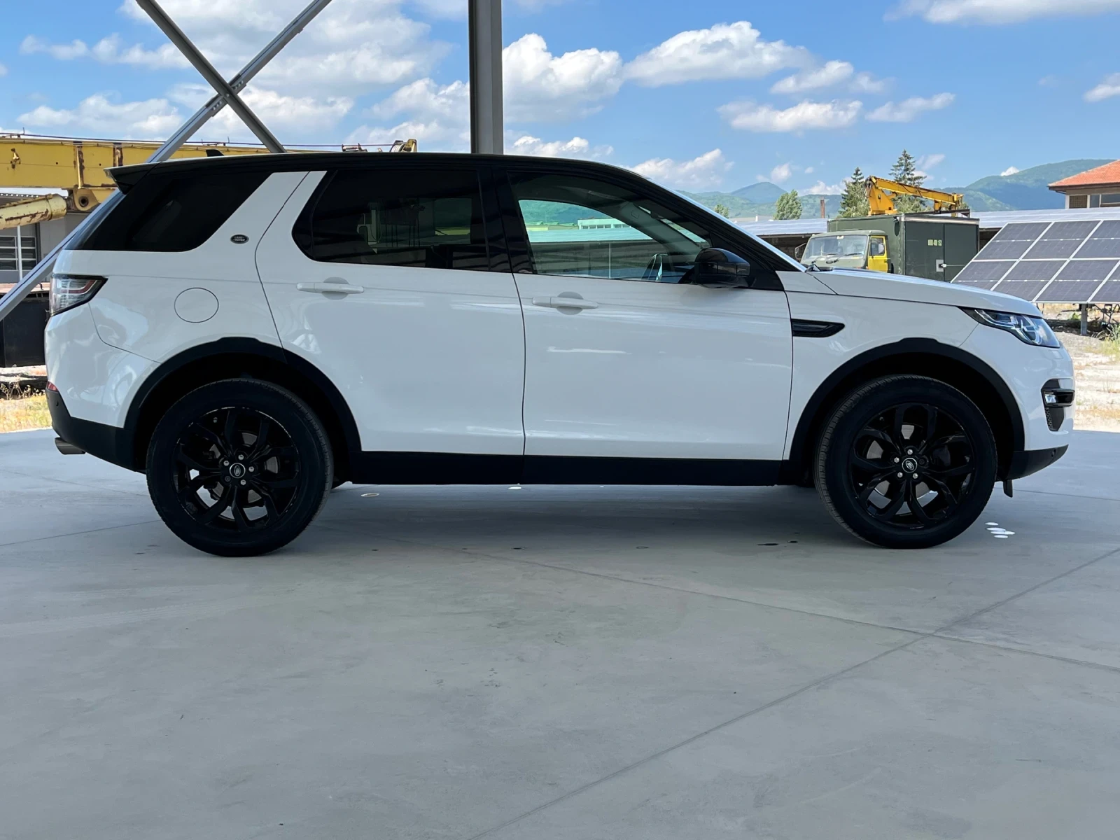 Land Rover Discovery Sport 2.0 TD4 150 к.с. 4x4 9G ZF Automatic, снимка 4 - Автомобили и джипове - 54621450