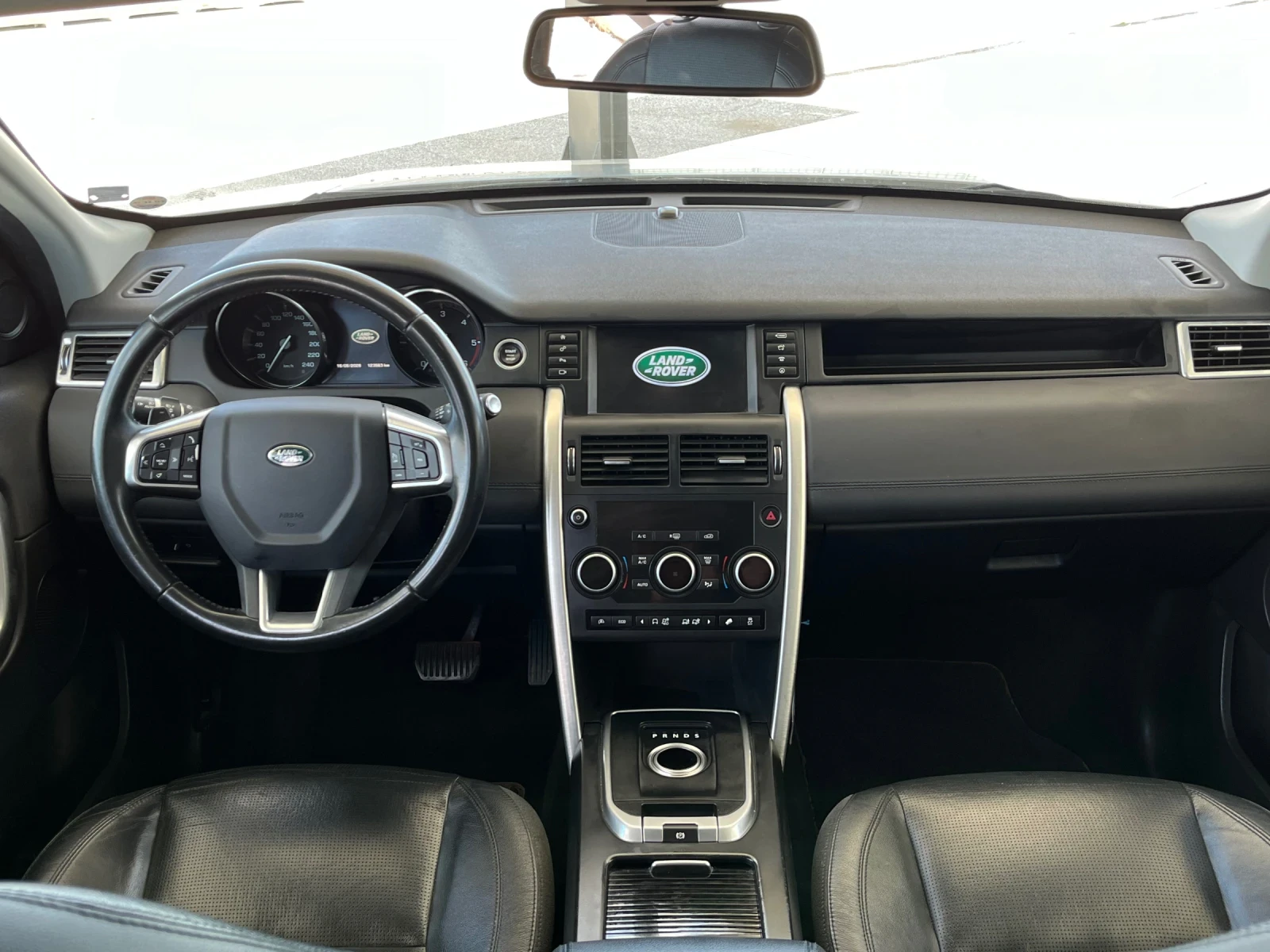 Land Rover Discovery Sport 2.0 TD4 150 к.с. 4x4 9G ZF Automatic, снимка 9 - Автомобили и джипове - 54621450