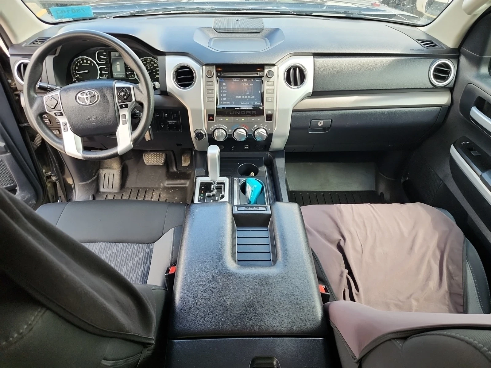 Toyota Tundra 5.7 V8 * SR5 PLUS CREW CAB STD BED * CARFAX * , снимка 7 - Автомобили и джипове - 55602989