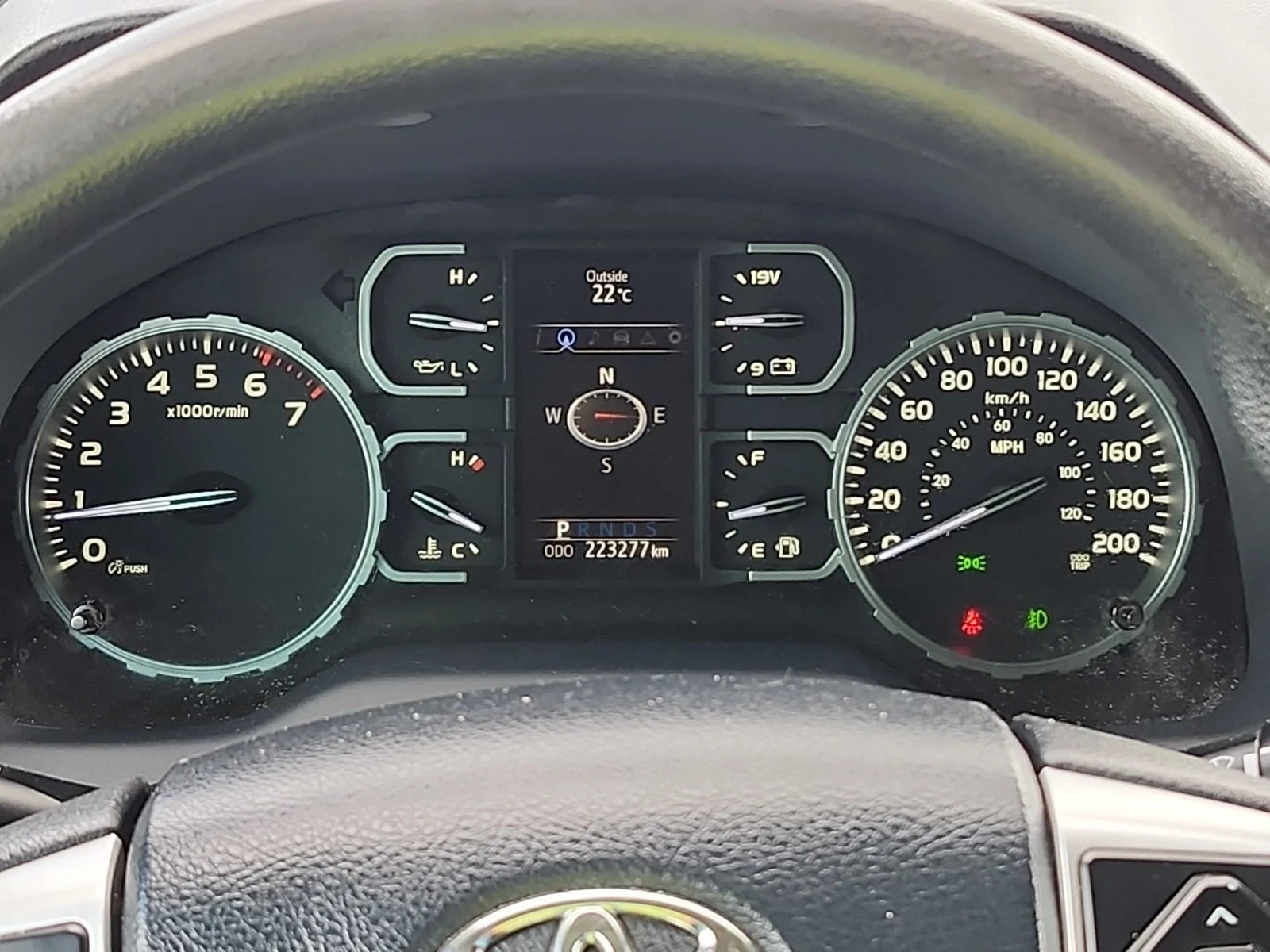 Toyota Tundra 5.7 V8 * SR5 PLUS CREW CAB STD BED * CARFAX * , снимка 8 - Автомобили и джипове - 55602989