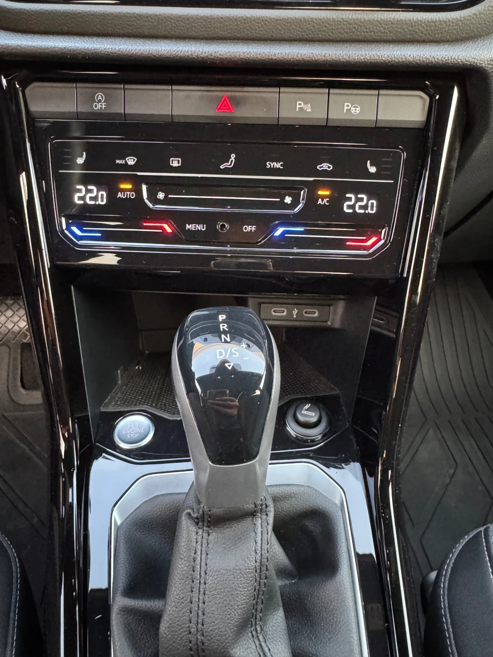 VW T-Roc Style 1.5 TSI OPF DSG, снимка 13 - Автомобили и джипове - 56105665