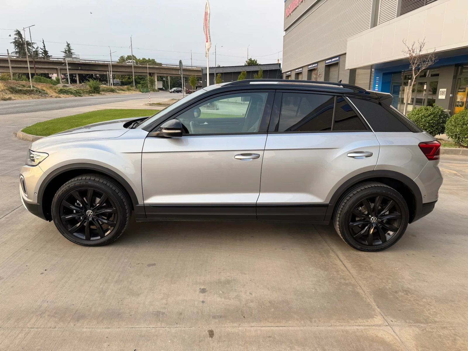 VW T-Roc Style 1.5 TSI OPF DSG, снимка 2 - Автомобили и джипове - 56105665