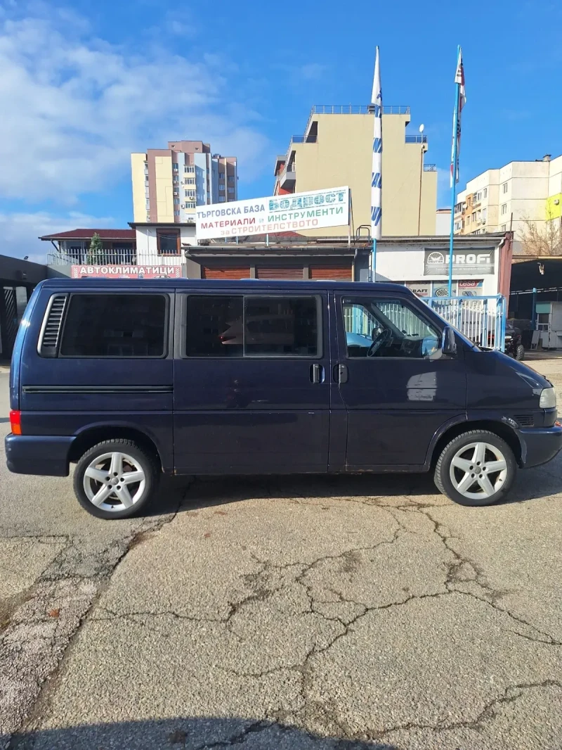 VW Caravelle, снимка 2 - Бусове и автобуси - 48310049