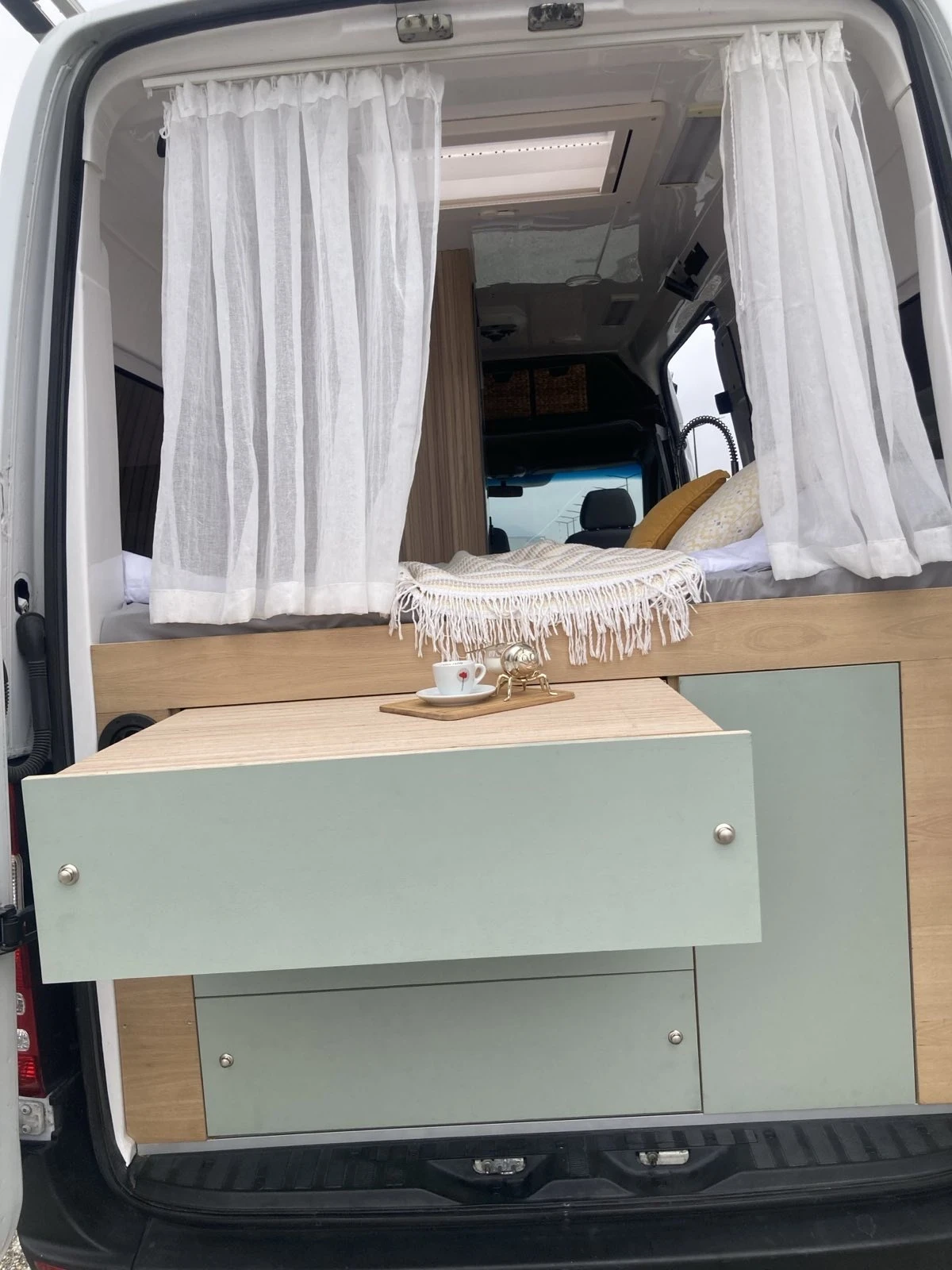 Кемпер Mercedes-Benz SPRINTER 4x4 CAMPERVAN - изображение 9
