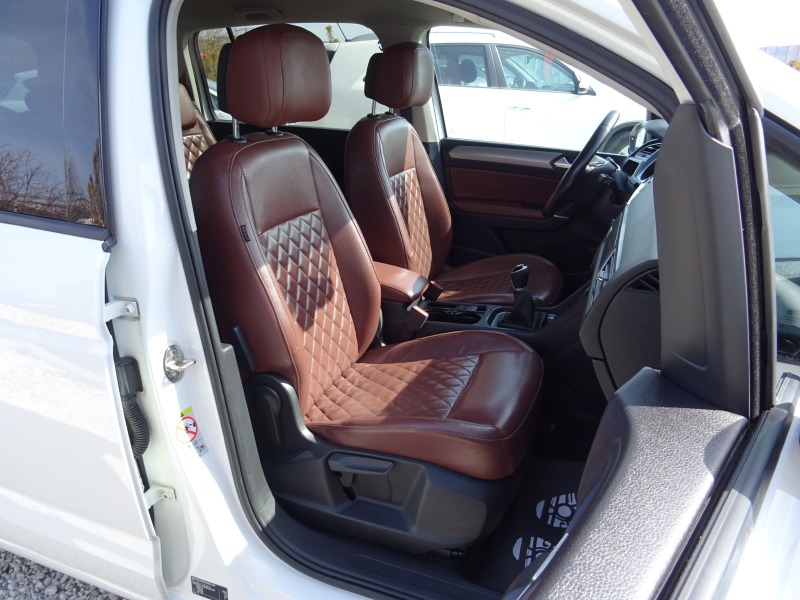 VW Touran 1.6 TDI 115kc SCR BlueMotion Executive 7 места, снимка 14 - Автомобили и джипове - 44476705