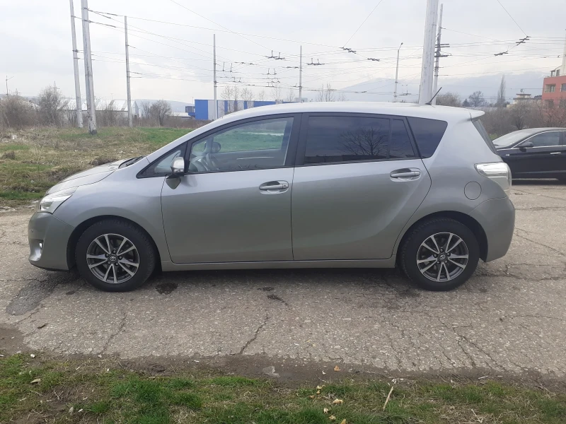 Toyota Verso газ/бензин, снимка 2 - Автомобили и джипове - 47254878